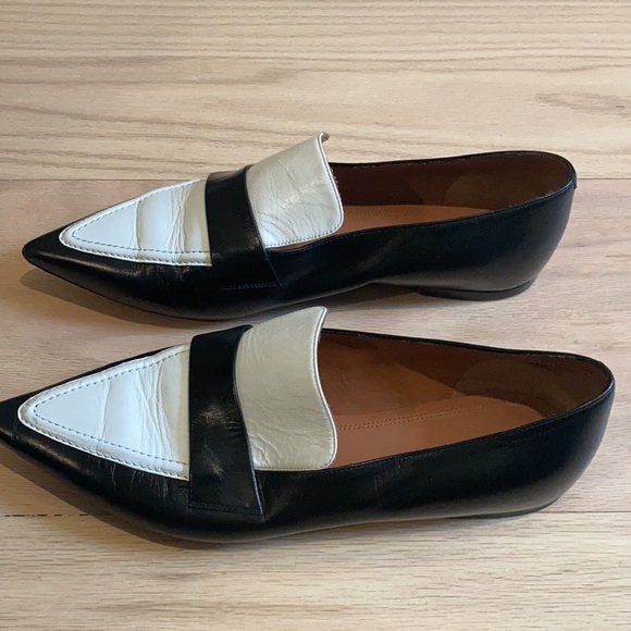 Celine Pointed Toe Black and White Loafers Size 37/7 - Picture 4 of 6